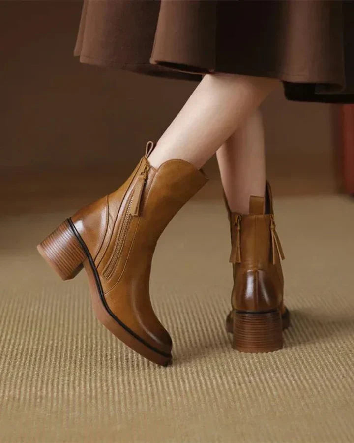 Valorine™ | Bota de piel negra con tacón cómodo, elegante y atemporal